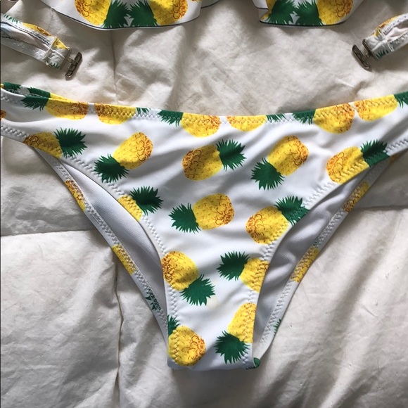 🌻 3/$40 🥳 Host Pick 🥳 Pineapple bikini - Picture 3 of 8